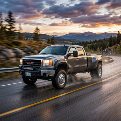 Action Shot: GMC Sierra 2500 HD,3500 HD Driving Fast