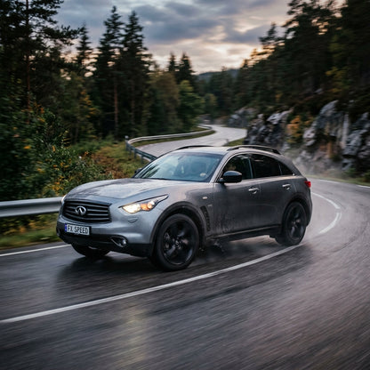 Action Shot: Infiniti EX37, FX37 Driving Fast