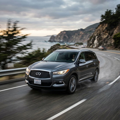 Action Shot: Infiniti QX60 Driving Fast