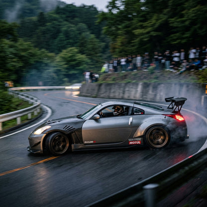 Action Shot: Nissan 350Z,370Z Driving Fast