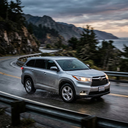 Action Shot: Toyota Highlander Driving Fast