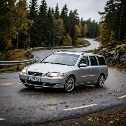 Action Shot: Volvo S60,V70,XC70,XC90 Driving Fast