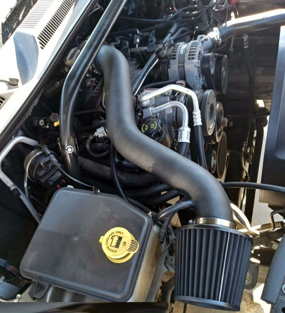 Long Air Intake Kit For Jeep Commander (2005-2010) with 3.7L V6 Engine Black